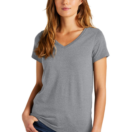 District ®  Women's The Concert Tee ®  V-Neck DT5002